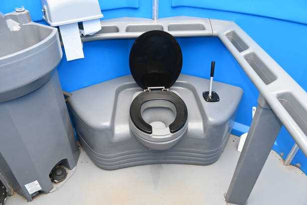 Portable Toilet Options We Offer in Petersburg, MI
